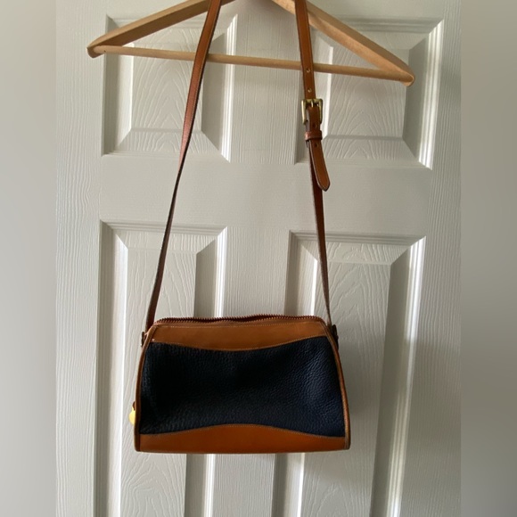 Vintage Dooney & Bourke classic 90’s Purse - Picture 2 of 12